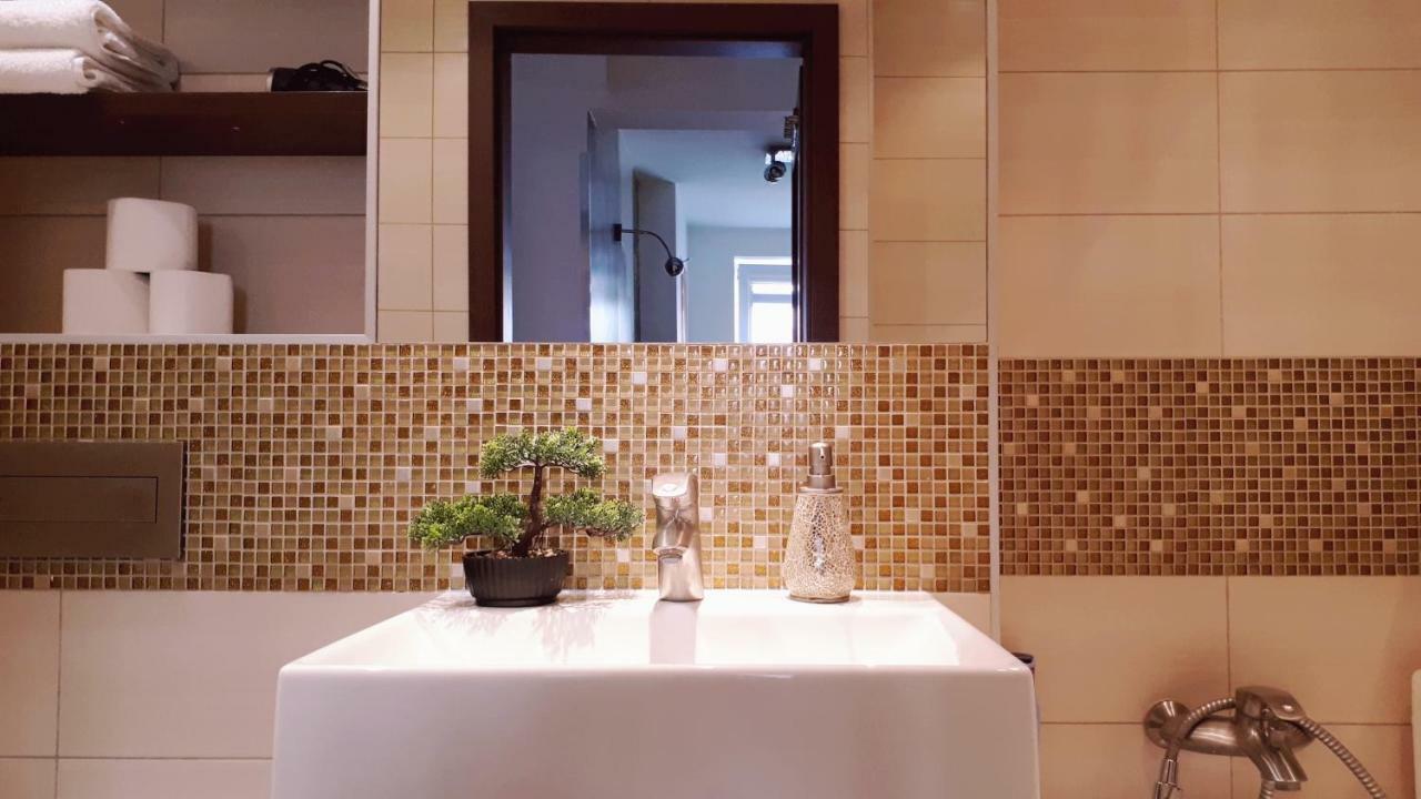 Stylish And Spacious By Cooee Apartments Warsaw Luaran gambar