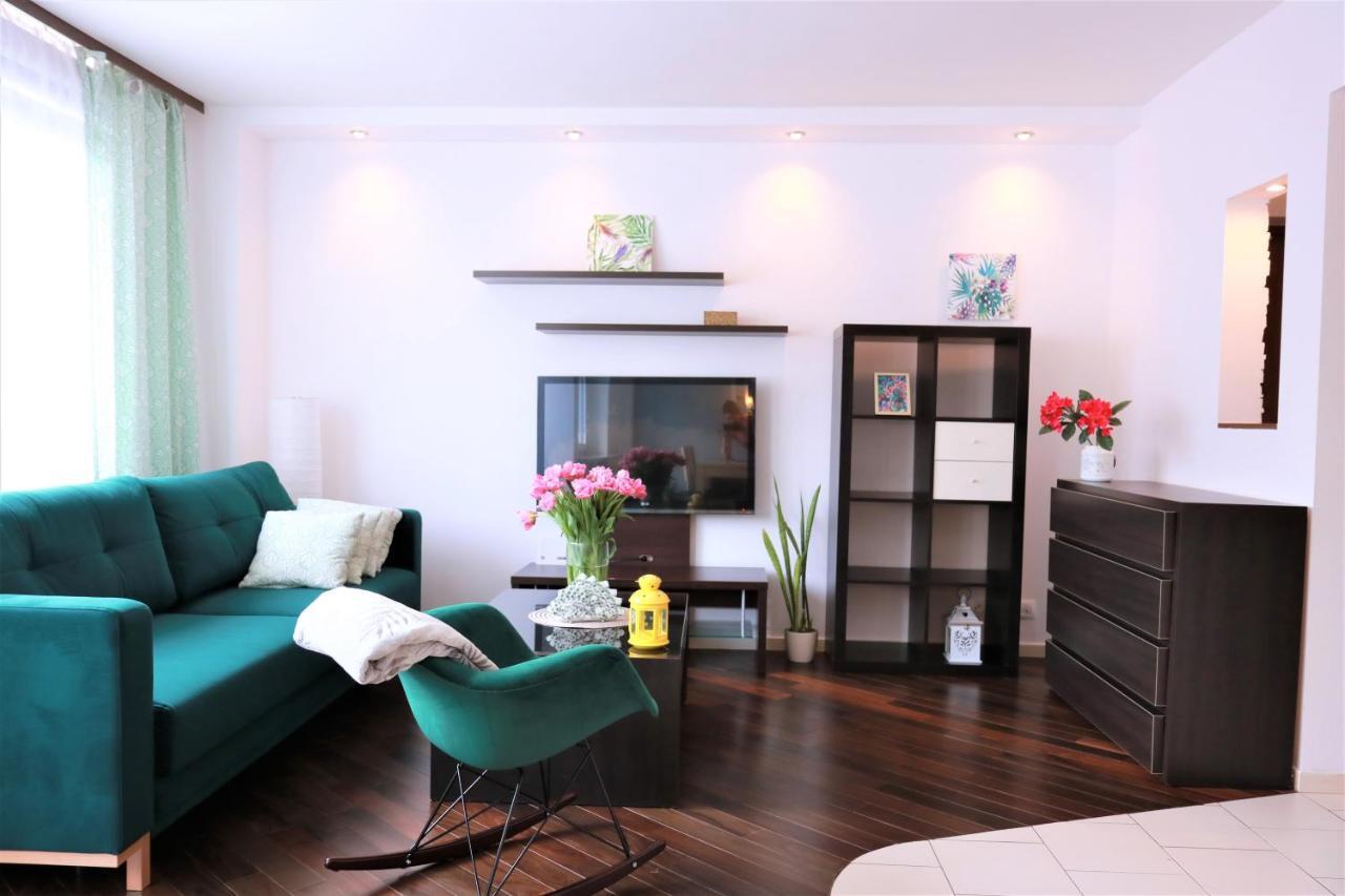 Stylish And Spacious By Cooee Apartments Warsaw Luaran gambar
